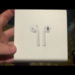 Apple air pods 2nd generation comes with box. Maybe 3 months old. $75 obo